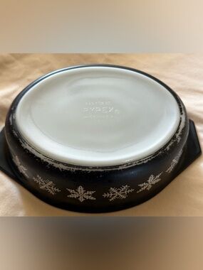Vintage Pyrex Black and White Snowflake Casserole Dish